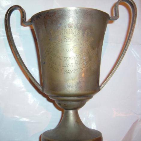 Hull Trophy.JPG (23581 bytes)