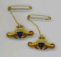 Lingfield 1917 pair.JPG (5129 bytes)