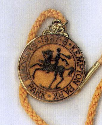 SK87.JPG (29035 bytes)