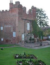 Tutbury.JPG (8168 bytes)